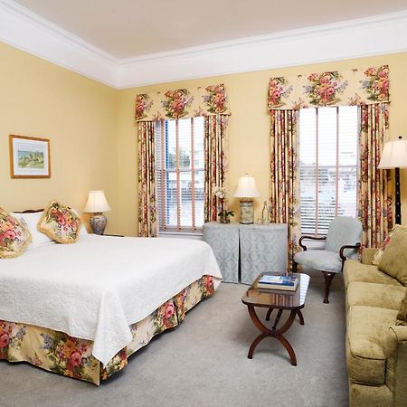 Rosedon Hotel Pembroke Екстер'єр фото