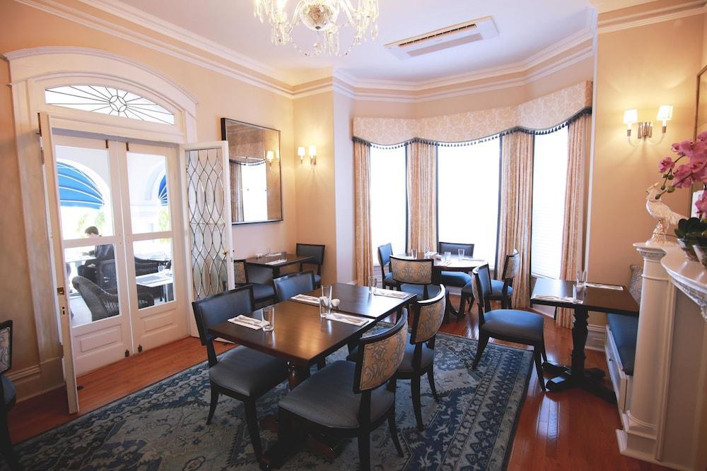 Rosedon Hotel Pembroke Екстер'єр фото